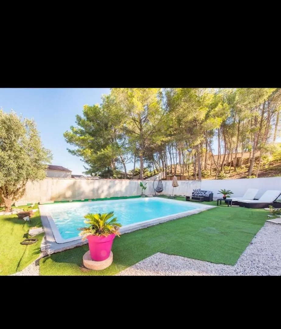 Villa Martigues 0*,